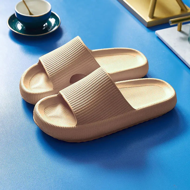 Summer Home Thick-Soled Slippers for Women Breathable Non-Slip Bathroom Women'S Slippers Perfect for Indoor Relaxation