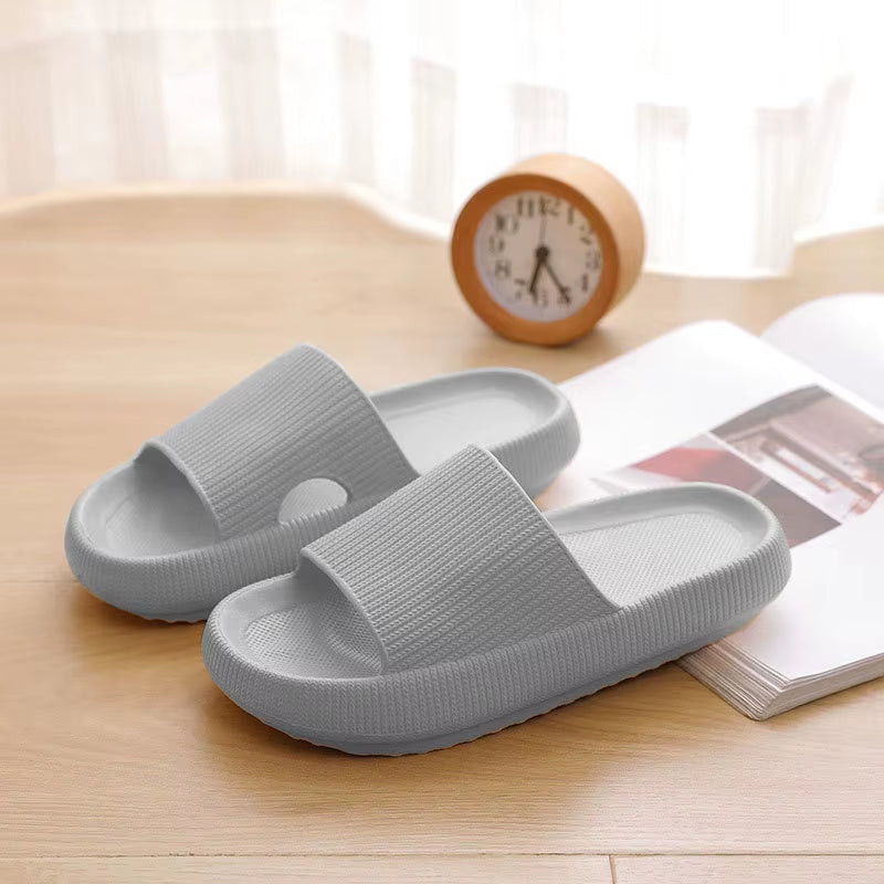Summer Home Thick-Soled Slippers for Women Breathable Non-Slip Bathroom Women'S Slippers Perfect for Indoor Relaxation