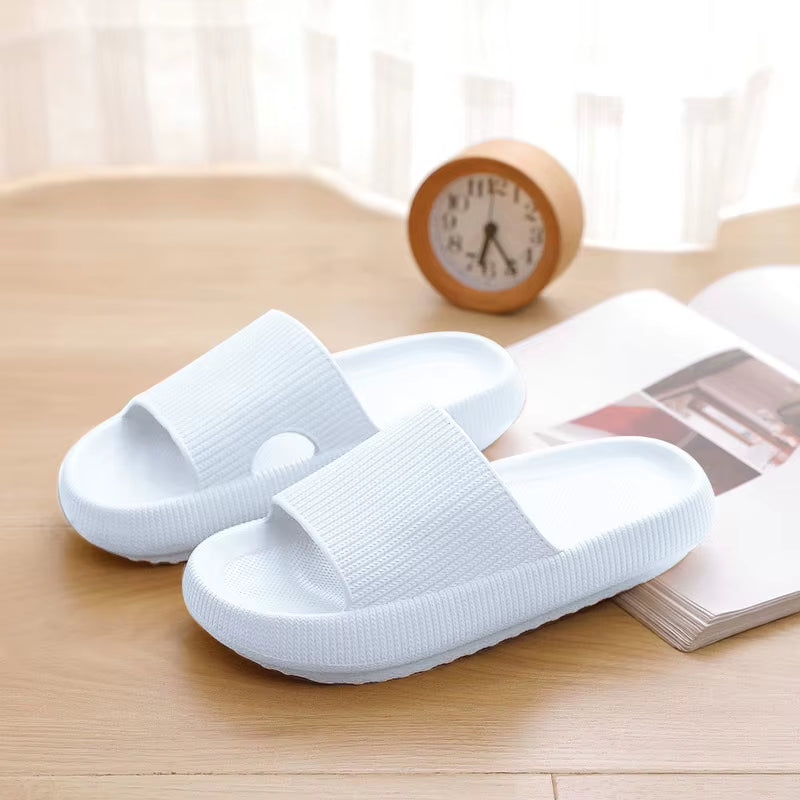 Summer Home Thick-Soled Slippers for Women Breathable Non-Slip Bathroom Women'S Slippers Perfect for Indoor Relaxation
